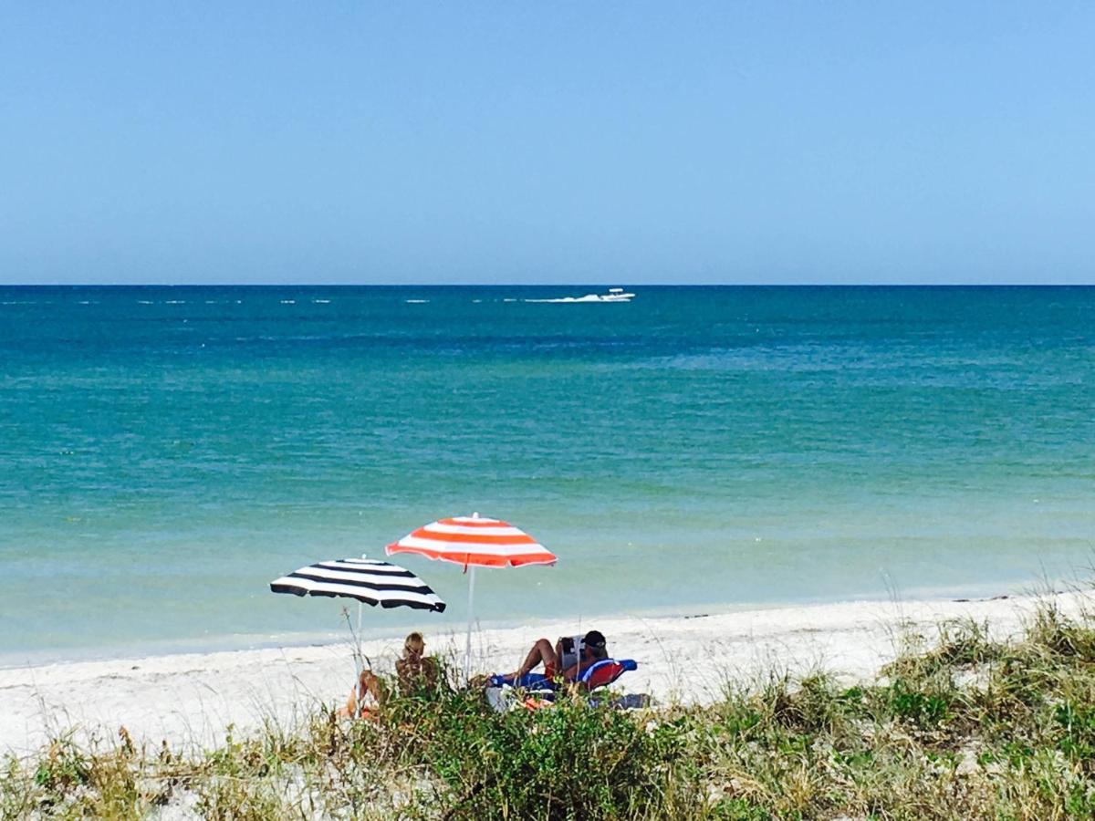 Serenity By The Sea Cottage A Clearwater Beach Eksteriør billede