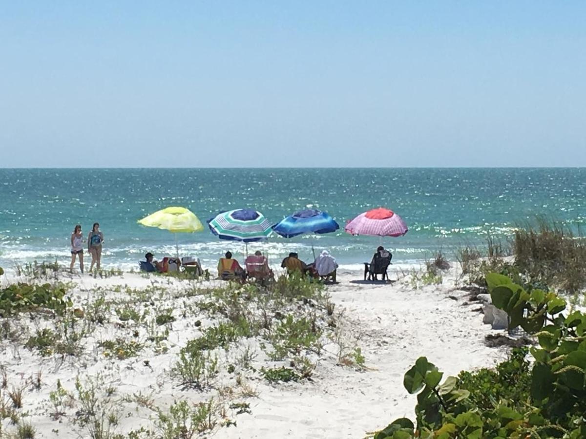 Serenity By The Sea Cottage A Clearwater Beach Eksteriør billede